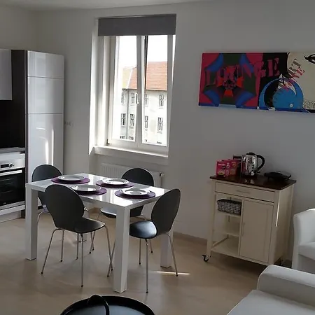 Greg's Great Location * 류블랴나