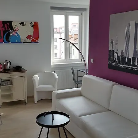 Apartma Greg's Great Location *