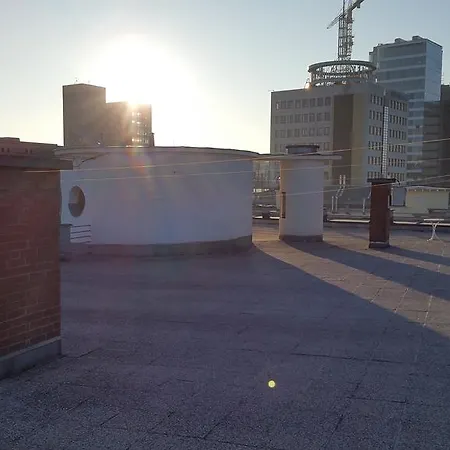 Greg's Great Location شقة